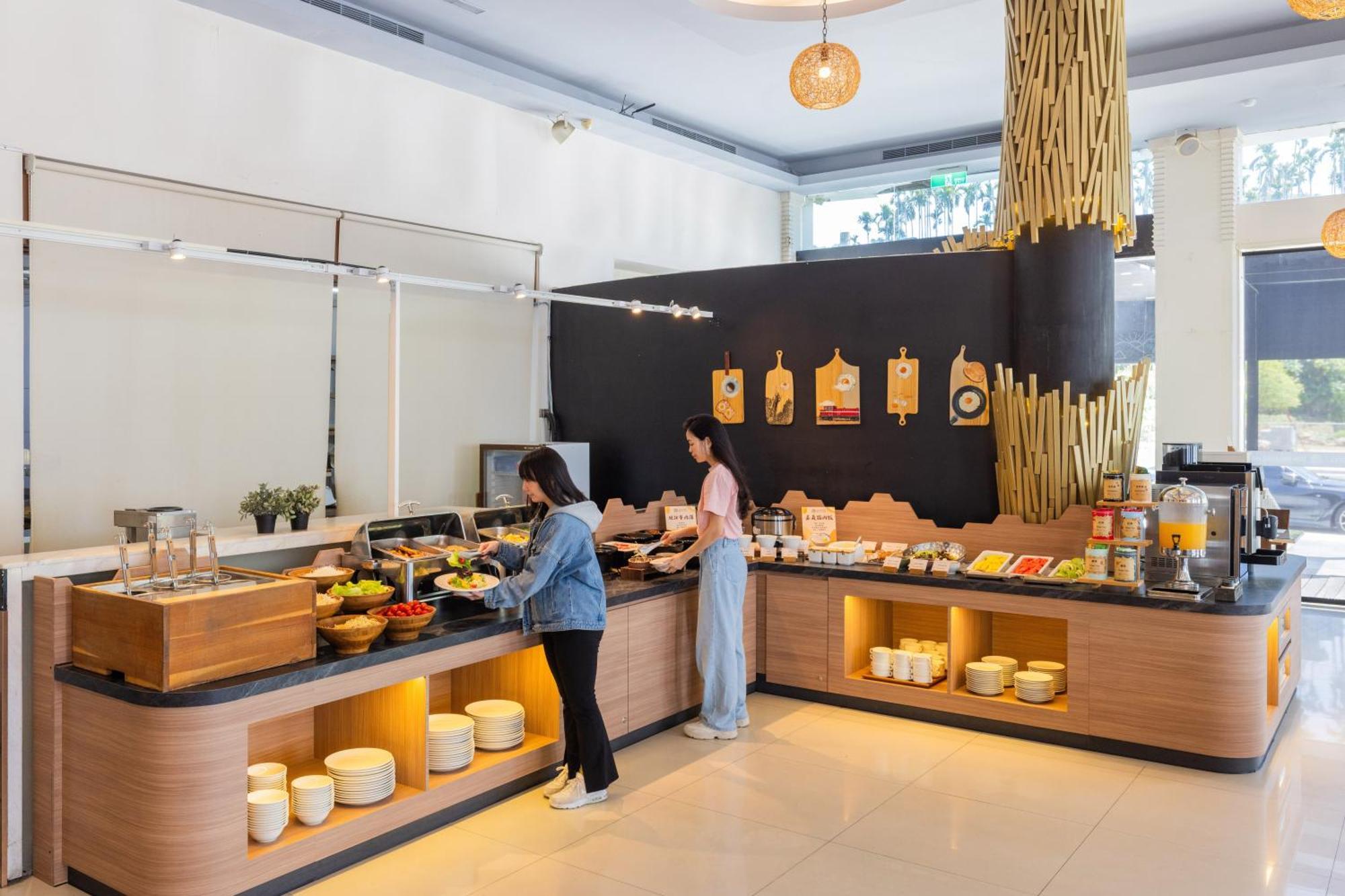 Sun Dialogue Hotel-By Cosmos Creation Chiayi City Exterior photo